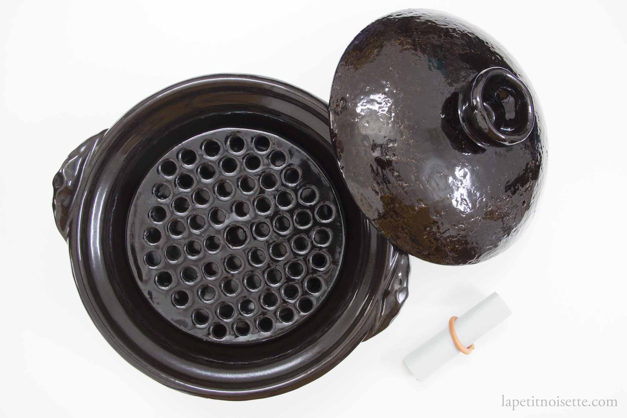 Kumoi Kiln's Black Duck Donabe Claypot