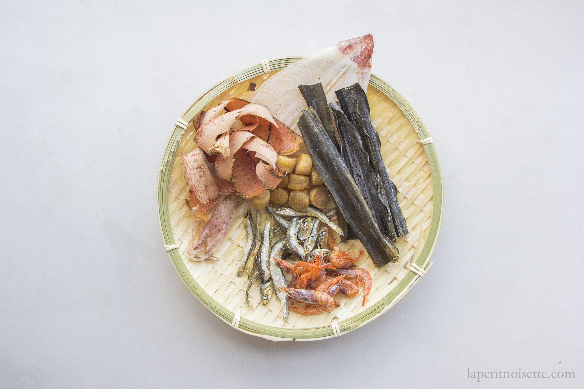 The various dried seafood and kombu needed to make sauce for tamagokakegohan.