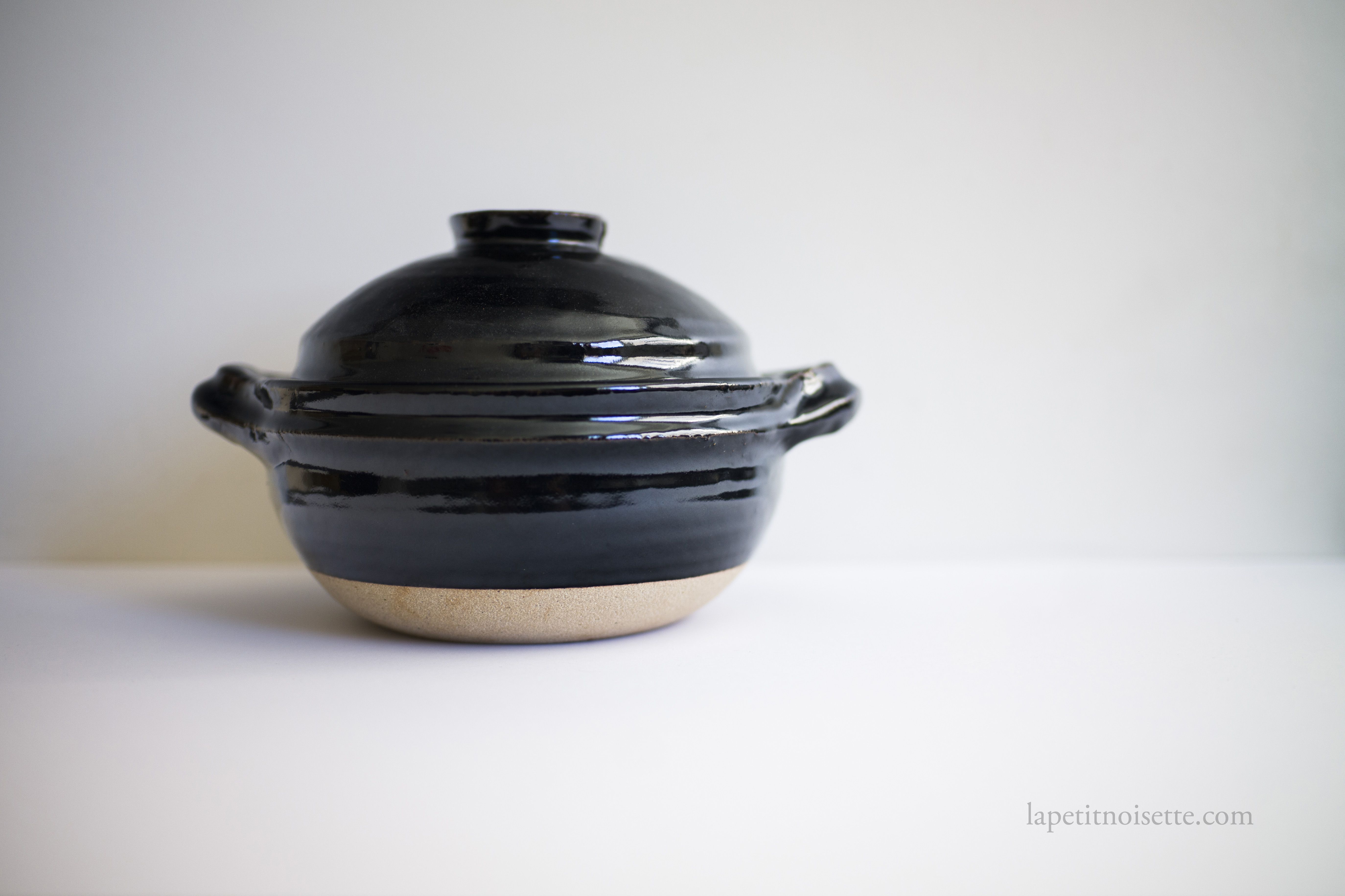 Kobo Kiln's (耕房窯) double lidded rice cooker. 