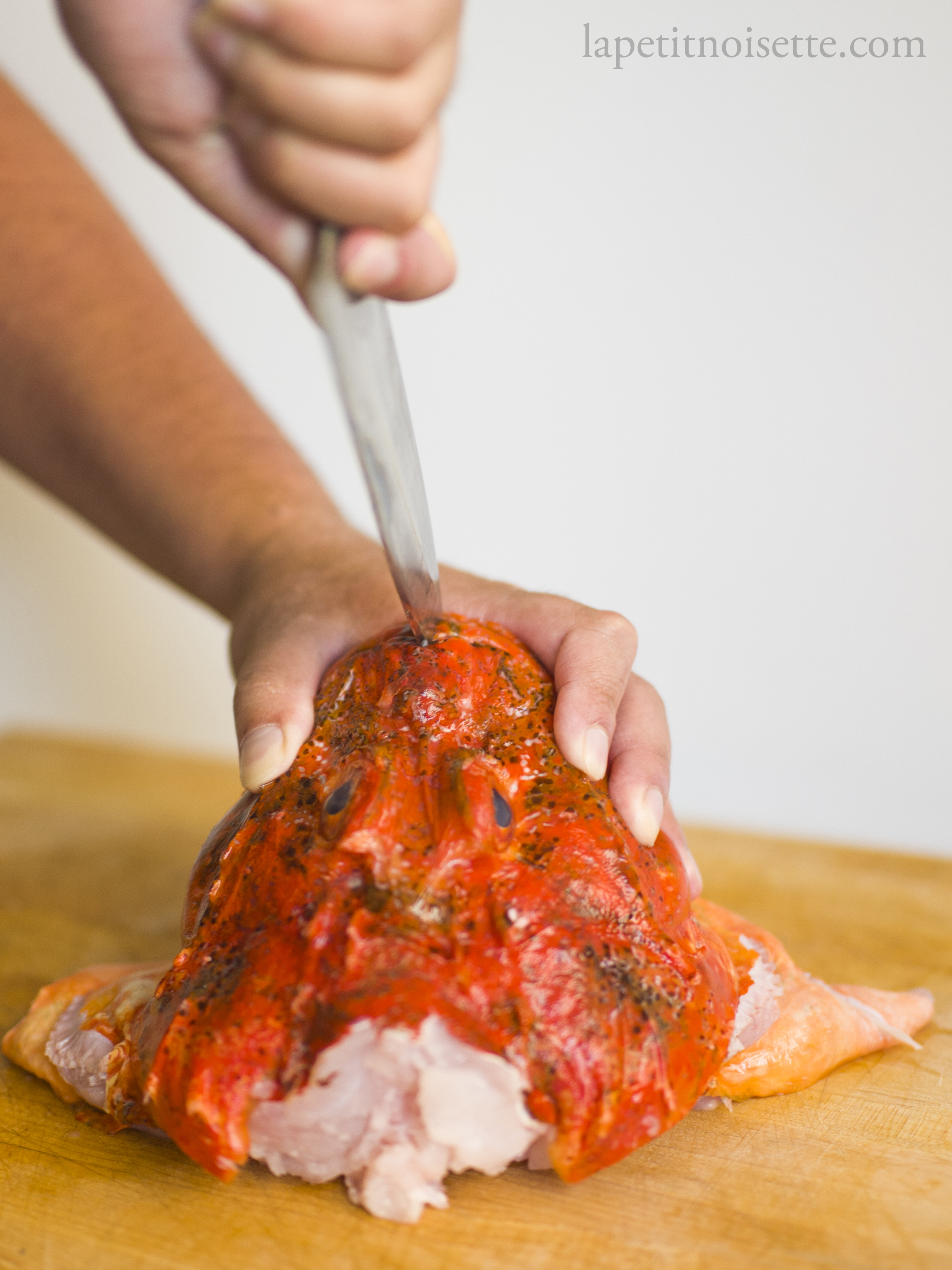 The kabutowari technique used to split a fish head in half.