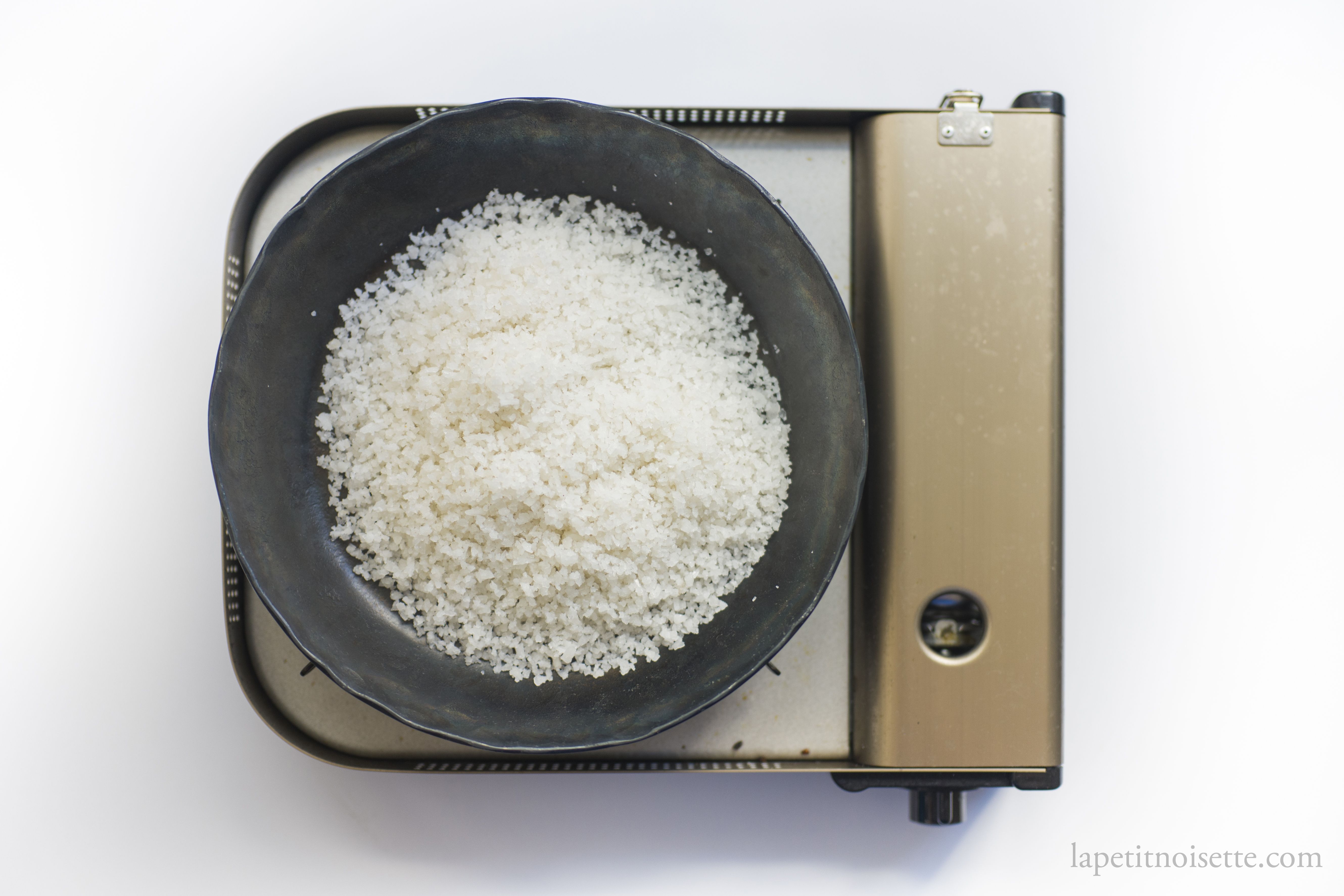 dried sea salt for making sushi.