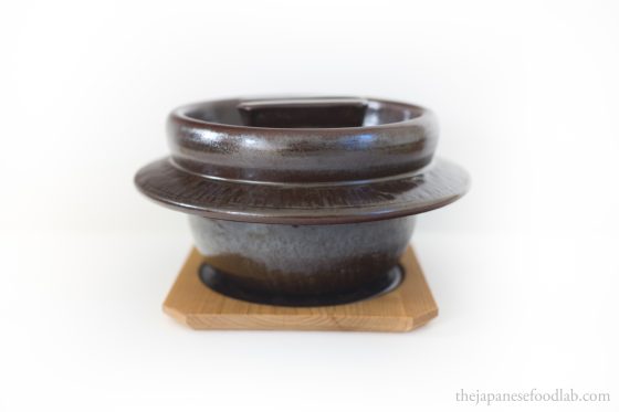 A traditional claypot for cooking rice by rokunabe.